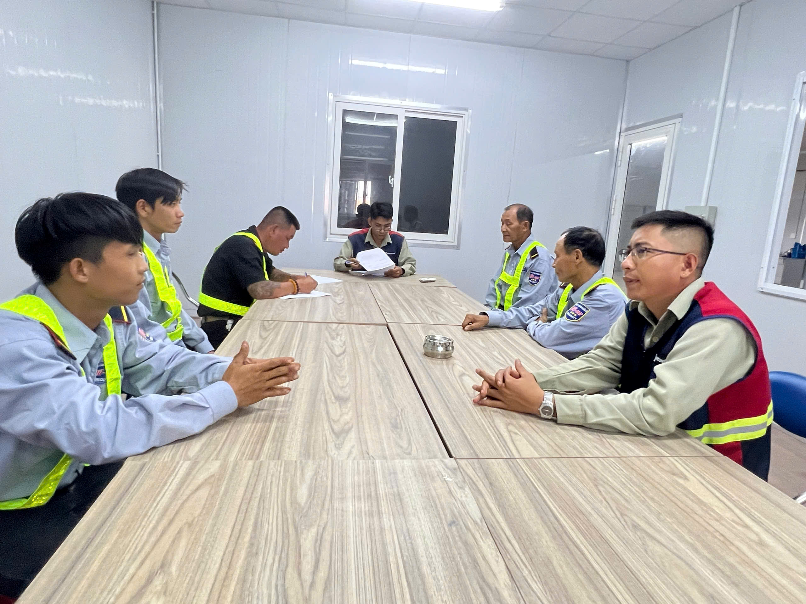 Top Lợi Ích Khi Thuê Dịch Vụ Bảo Vệ Uy Tín – An Toàn, Chuyên Nghiệp, Tiết Kiệm Chi Phí